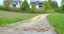 Skargi na wójta Borzytuchomia, przewodniczącą Rady Gminy i szefa komisji