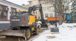 Ul. Krótka w Bytowie otwarta, Wąska wciąż nieprzejezdna