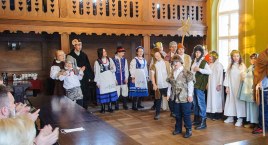 Kolędnicy ze Specjalnego Ośrodka Szkolno-Wychowawczego odwiedzili Urząd Miejski w Bytowie