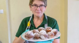 Pączki na szybko. Przepis pań z Koła Gospodyń Wiejskich „Płomyk” w Tuchomku