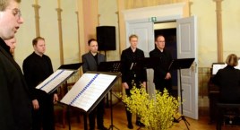 Krofejowé spiéwë wróconé do żëcô