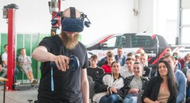 Jak wirtualnie wymienić części w samochodzie? Pokaz ProfiAuto Wirtualny Serwis w w bytowskim PCEZ-ecie