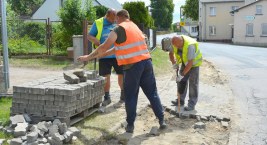 Na tę inwestycję mieszkańcy czekali od dawna. Nowy chodnik w Rekowie