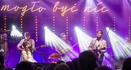 Koncert Kwiatu Jabłoni na zamkowym dziedzińcu w Bytowie