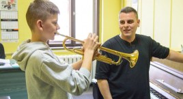 Na naukę gry na trąbce, fortepianie, perkusji, gitarze i kilku innych instrumentach zaprasza Bytowskie Centrum Kultury