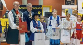 Człowe miejsca na XXI Dyktandzie Kaszubskim w Miastku zajęli bytowiacy. Zobacz teksty, z którymi musieli się zmierzyć