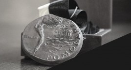 Żdają za stolemama a skrama
