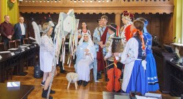 Grupa kolędników odwiedziła Urząd Miejski w Bytowie