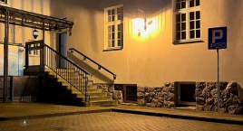 „Po co oświetlać? Przecież nikt tam w nocy nie parkuje” - mówi Czytelniczka