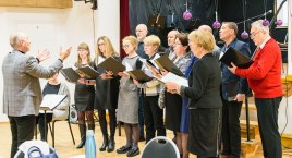 W Tuchomiu kolędowali wspólnie z chórem Collegium Musicum