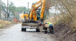 Rozpoczęła się modernizacja nawierzchni drogi dojazdowej do elektrowni wodnej w Gałąźni Małej