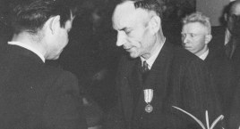 Dokumenty po Franciszku Szycy z Bytowa nieruszane przeleżały blisko 40 lat. „Myśmy jako dzieci do nich nigdy nie zaglądały” - mówi córka Franciszka