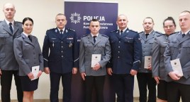 Komendant Powiatowy Policji w Bytowie wręczył policjantom awanse na nowe stanowiska