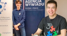 Marcin Rolbiecki i Bartosz Kowalski - laureaci ogólnopolskich olimpiad. Potrzebna im była wiedza o algorytmach i ISIS