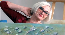 „To zupełnie inna wystawa niż dotychczasowe” - mówi bytowska malarka Krystyna Hrehorowicz