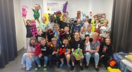 Jak wygląda teatr i tworzy się komiks? Warsztaty teatralne w bibliotece pedagogicznej w Bytowie 