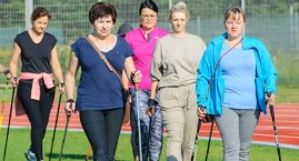 W ramach Narodowego Dnia Sportu w Bytowie promowano nordic walking oraz zumbę