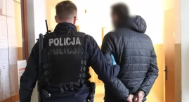 Z okna krzyczała o pomoc. Wołanie usłyszeli przechodnie