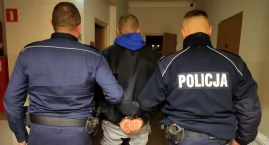 Zażył narkotyki i... zasnął w samochodzie. Znaleźli go policjanci