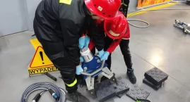 Gasili płonącą szkołę. Młodzi strażacy z Lipnicy i Tuchomia uczestniczyli w specjalnym zimowisku