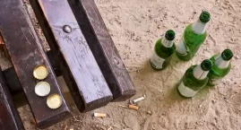 Grupki na mieście, alkohol na placach zabaw