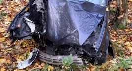 BMW w rowie. Pasażerka trafiła do szpitala