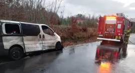 Motocyklem w samochód. Kierowca jednośladu w szpitalu [KRONIKA POLICYJNA]