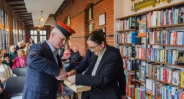 Punkt bookcrossingu Stacja Bytów rozpoczął podróż