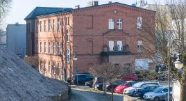 Burmistrz pyta mieszkańców o to, komu wynająć budynek