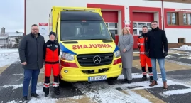 Nowa karetka w Lipnicy. Niebawem stanie pod dachem