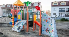 Smocze urządzenia zabawowe już są, ale plac jeszcze nieczynny