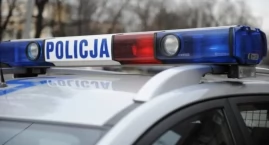 Zapatrzyła się w telefon. Golfem czołowo uderzyła w Passata