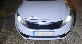 Zdjęcie przedstawia: Po pijaku potrącił pieszego. Na policjantów czekał w pobliskim jeziorze