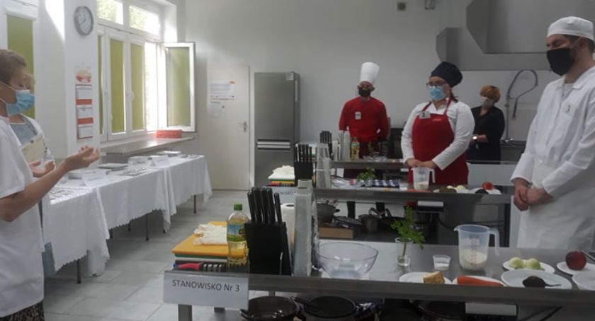W szkołach powiatowych trwają egzaminy potwierdzające kwalifikacje w zawodzie