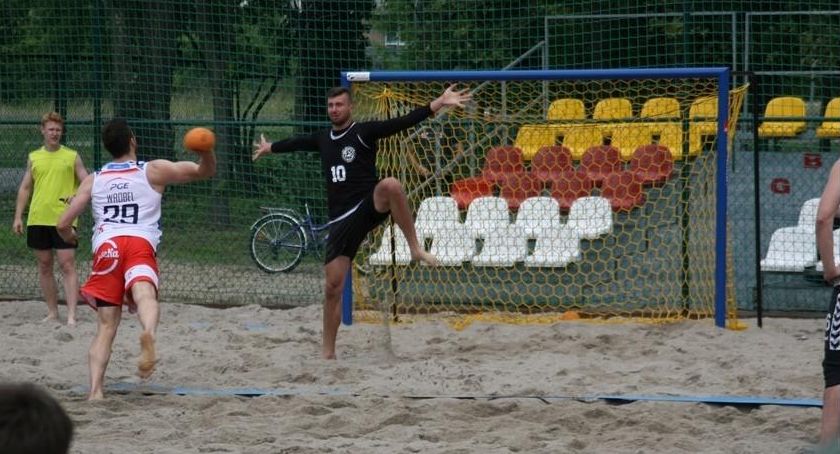 Będą rywalizować na piasku w piłkę ręczną
