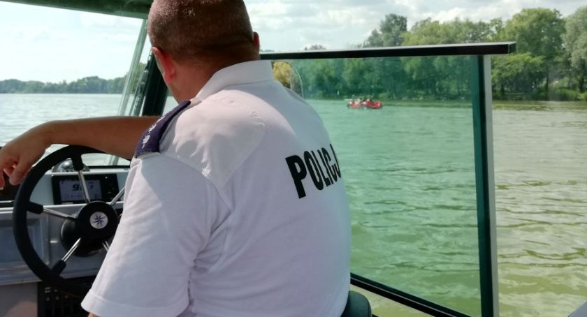Policyjna służba na wodzie 