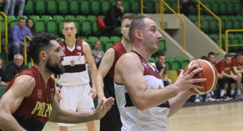Marcin Majer wraca na parkiet