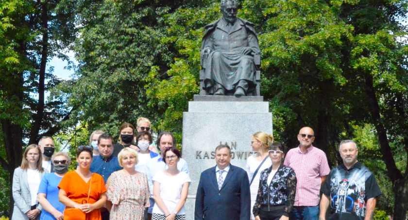 Upamiętnili 94. rocznicę śmierci Jana Kasprowicza