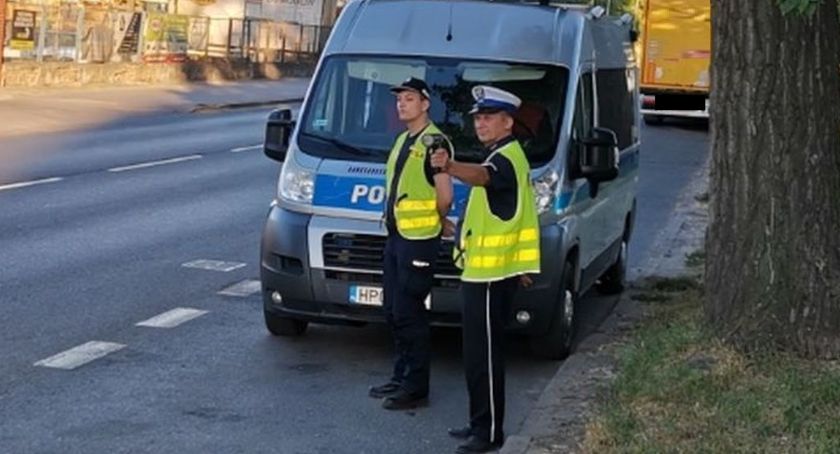 Policjanci mierzyli prędkość kaskadowo