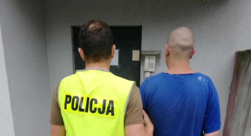 Chciał pobrać nielegalnie gotówkę z bankomatu