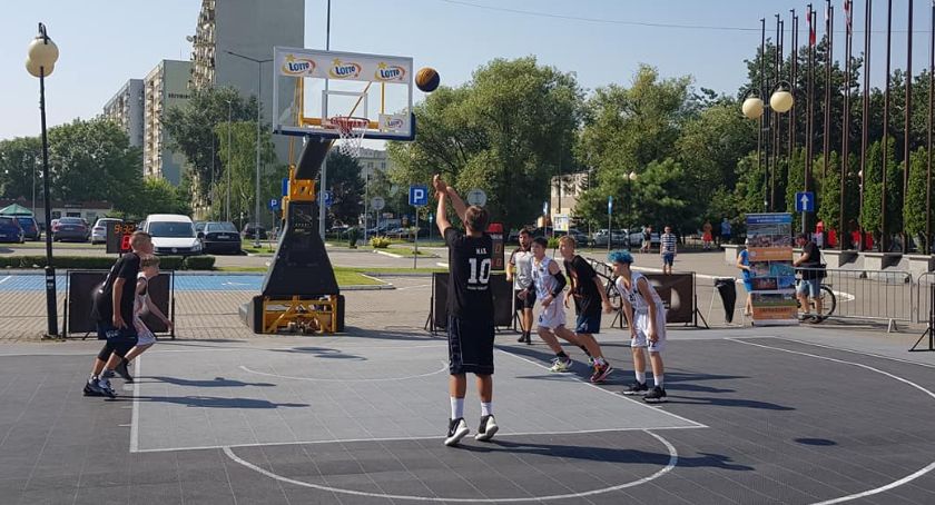 Grają w basket przed HWS