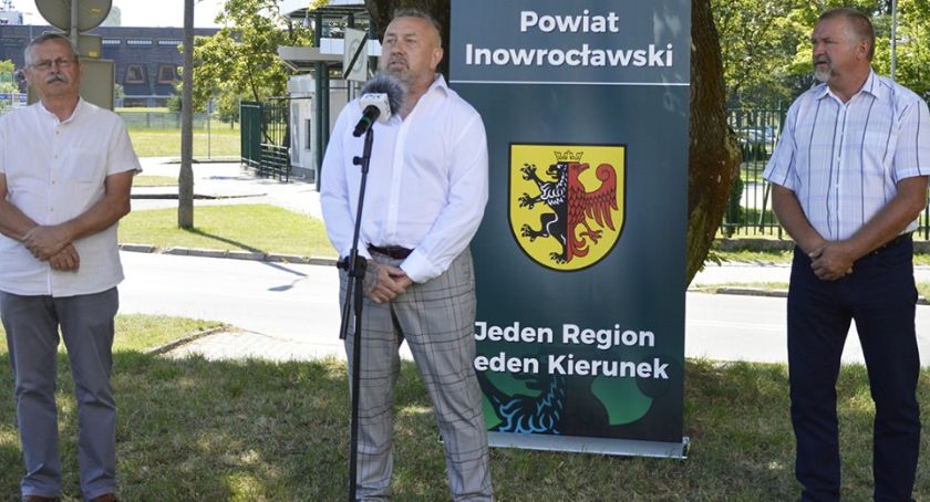 Komu przeszkadza wyjazd?