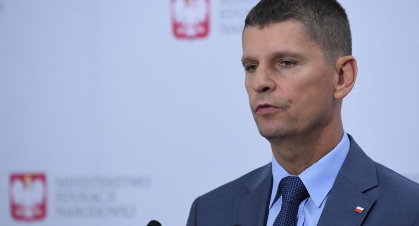 Piontkowski: powrót do normalności w szkołach to najważniejsze zadanie