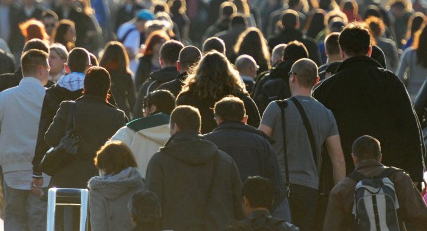 Demografka: dzisiejsi 20-30-latkowie będą dożywać setki. Jakość ich życia zależy także od nich
