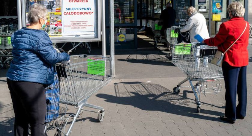 PIH: godziny dla seniorów są nietrafione