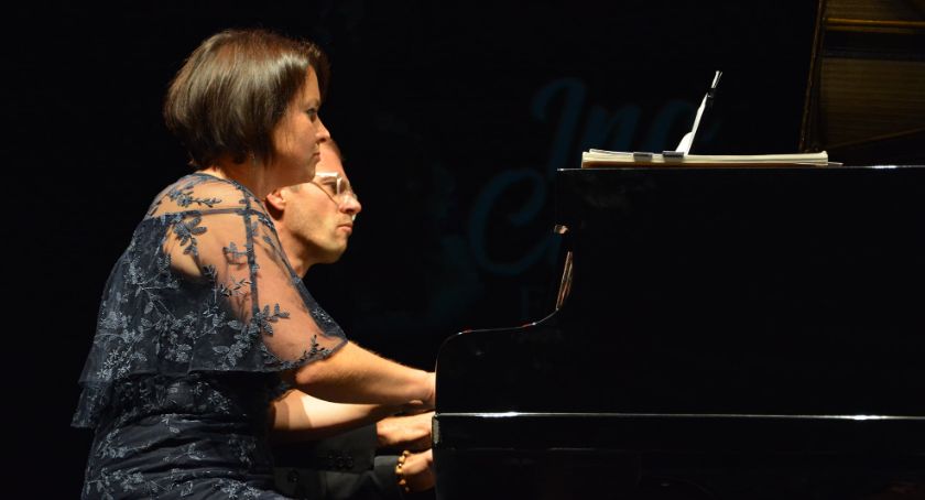 Fortepianowo w teatrze Miejskim