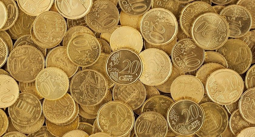 Planowanie finansów – jak odpowiednie zbilansować kredyty i ich spłatę?