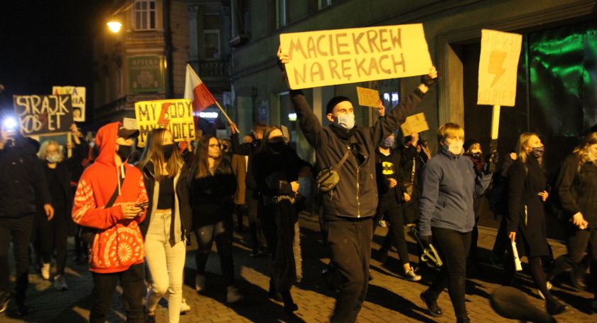 Tłumy na strajku kobiet w Inowrocławiu