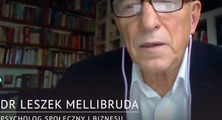Zmiany w sposobie edukacji - kluczem do powstrzymania epidemii fake newsów?