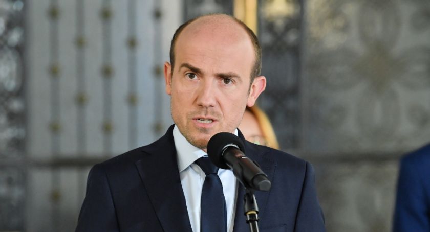 KO: zawetowanie budżetu UE to zdrada polskiej racji stanu